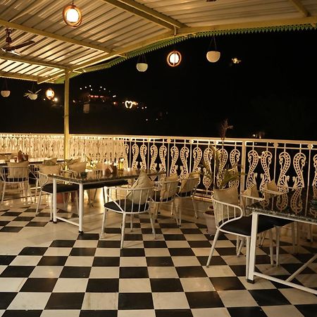 Hotel Karohi Villa Udaipur Bagian luar foto