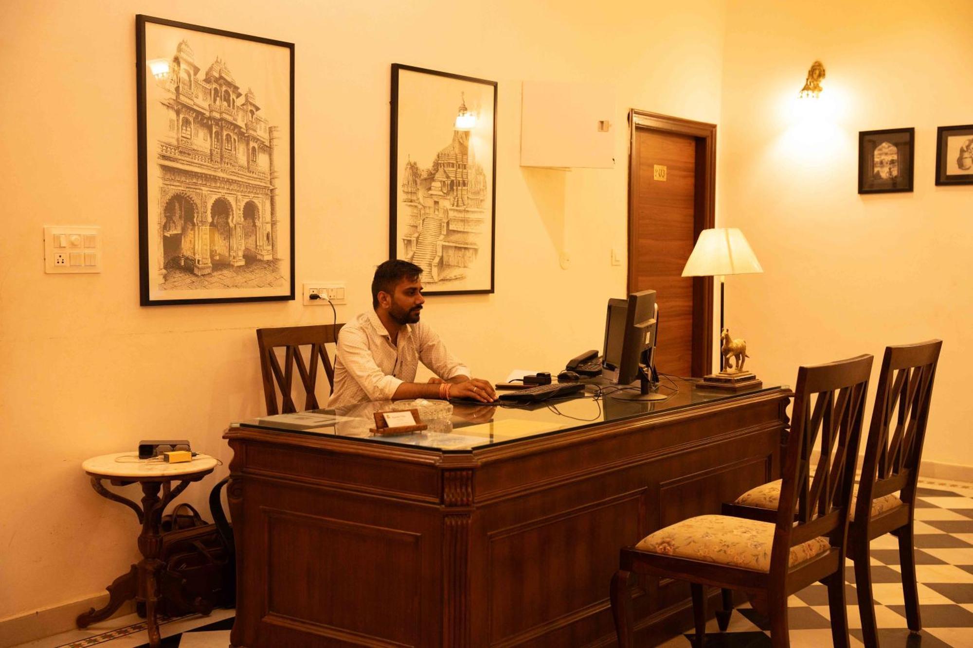 Hotel Karohi Villa Udaipur Bagian luar foto