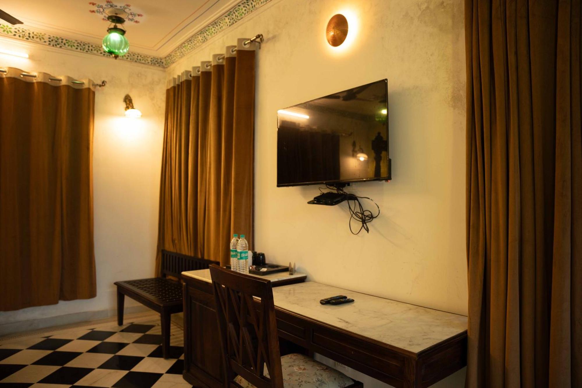 Hotel Karohi Villa Udaipur Bagian luar foto