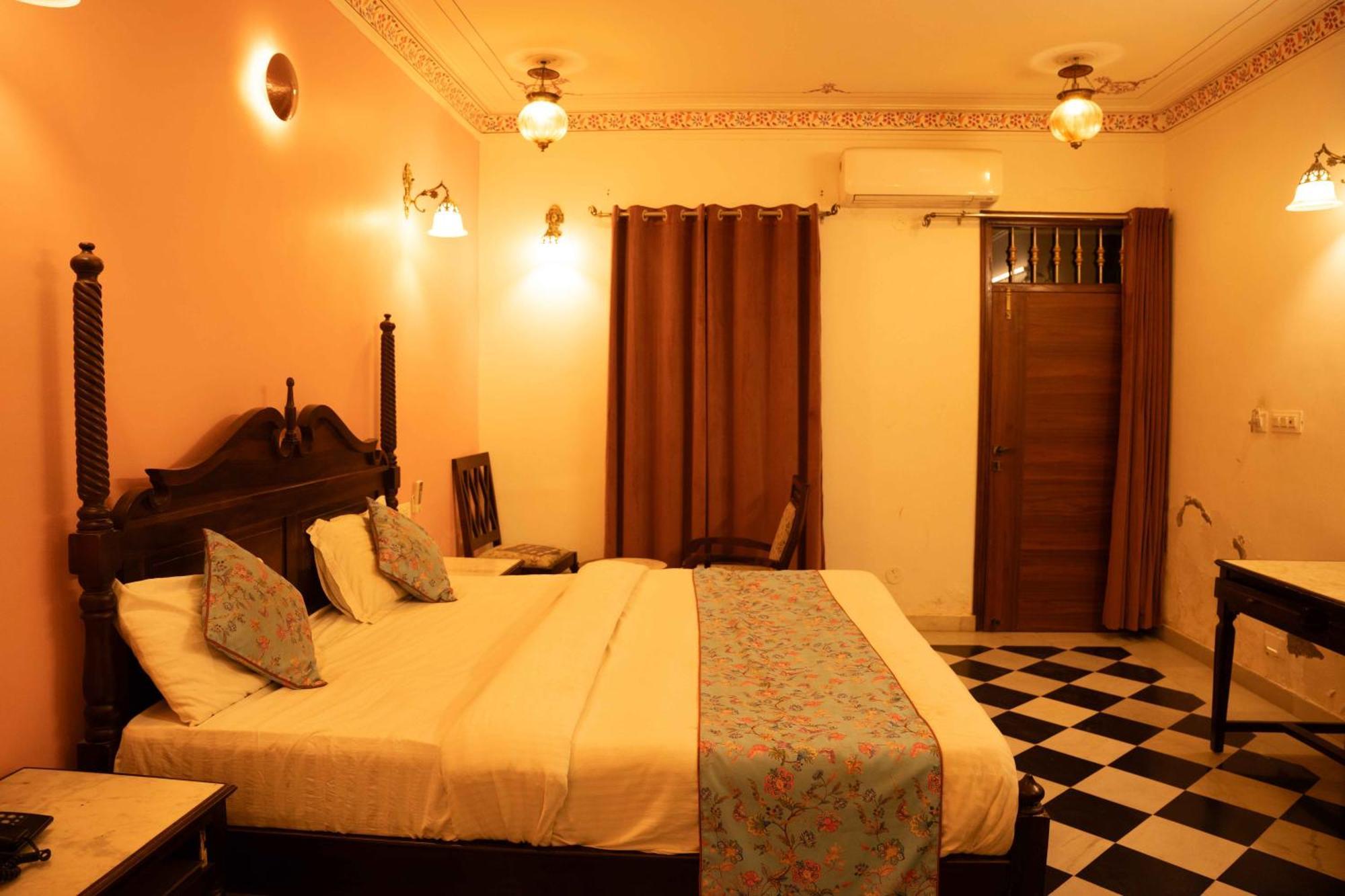 Hotel Karohi Villa Udaipur Bagian luar foto