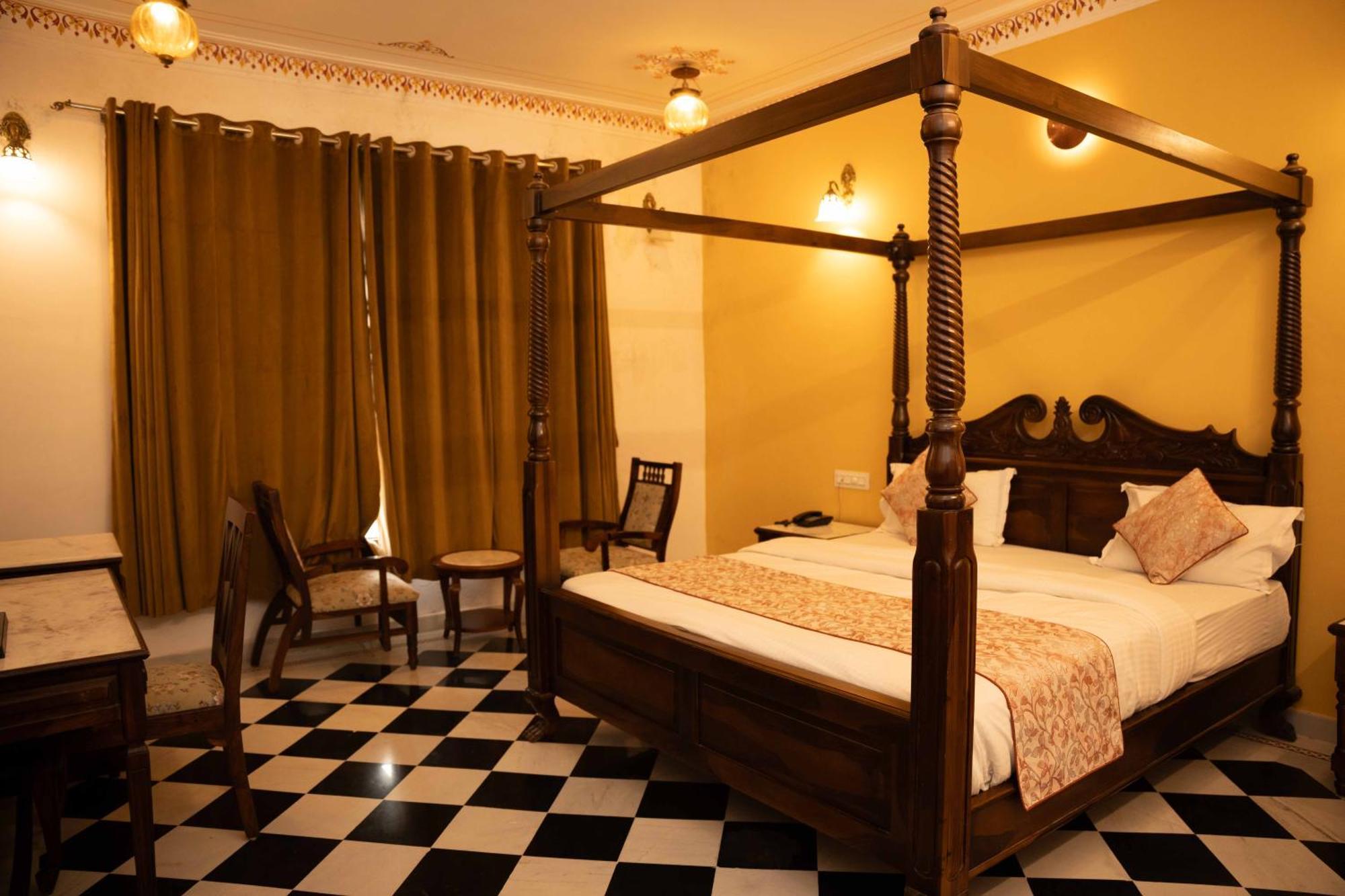 Hotel Karohi Villa Udaipur Bagian luar foto