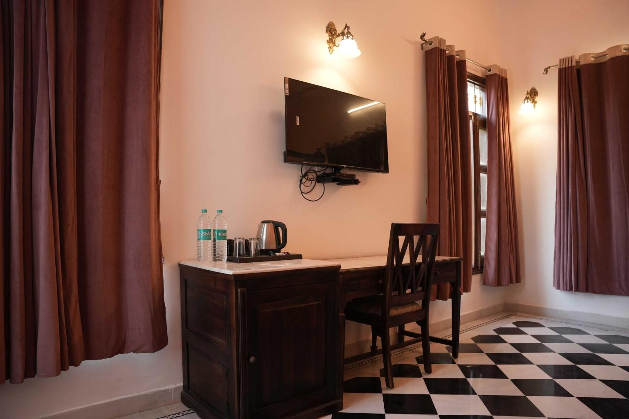 Hotel Karohi Villa Udaipur Bagian luar foto